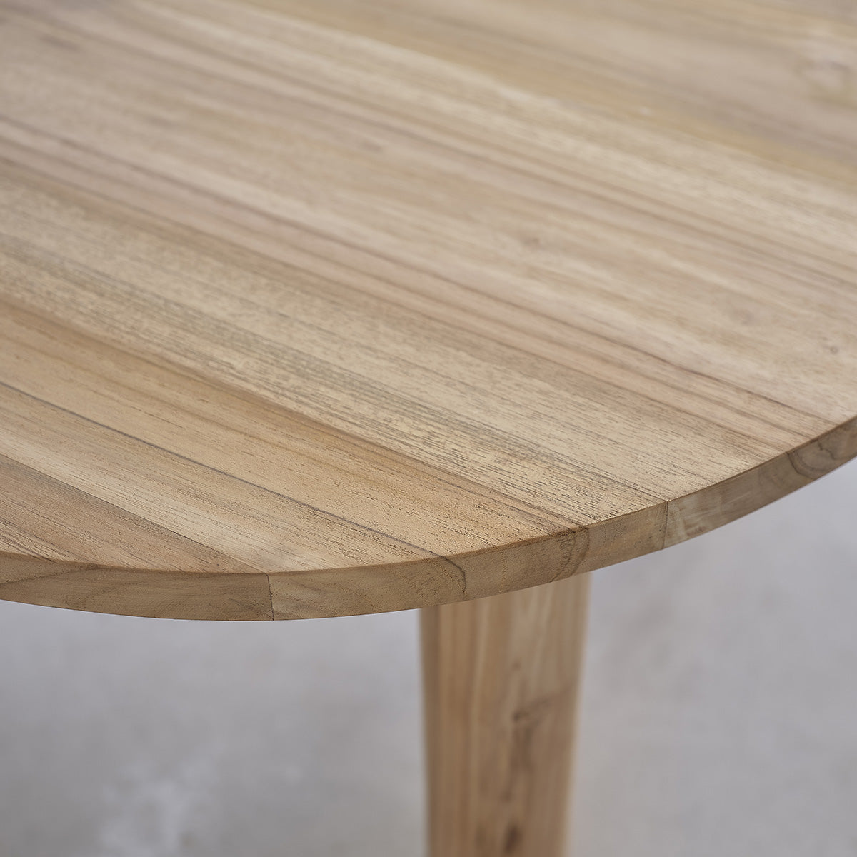 ALDO - Couchtisch aus massivem Teakholz Ø 80 cm