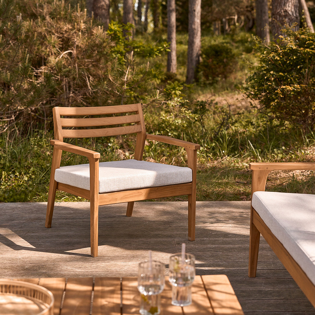 BARI - Gartensessel aus massivem Teakholz
