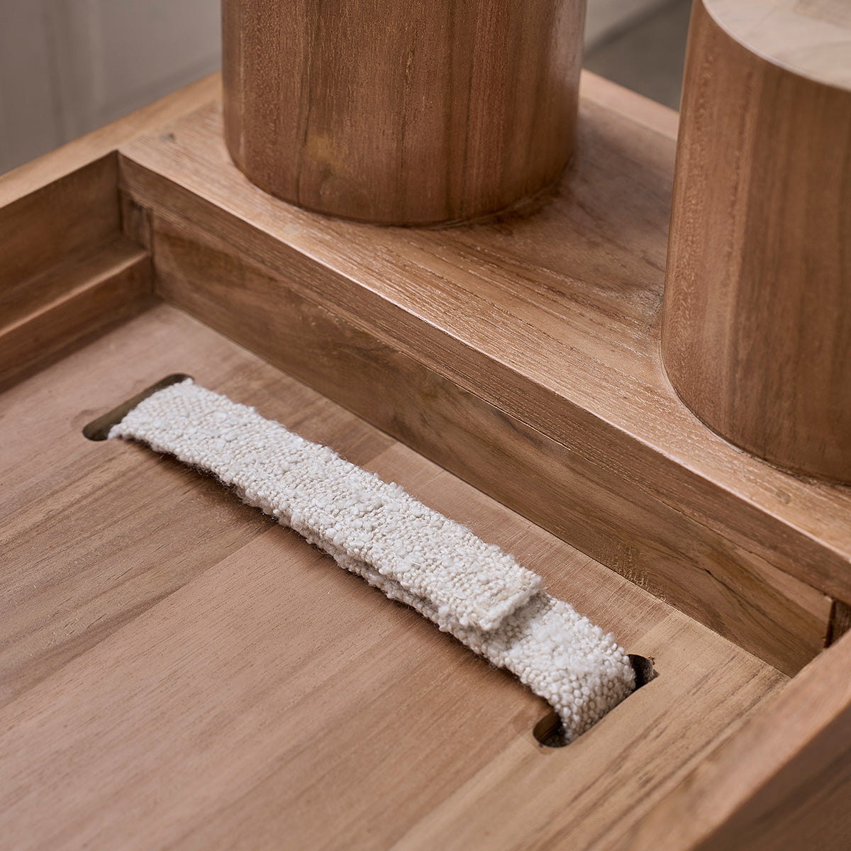 THÉODORE - Bank aus massivem Teakholz und Bouclé-Stoff 140 cm