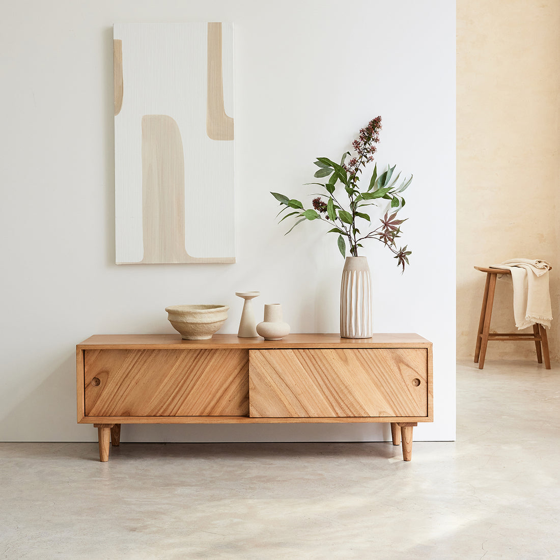 PACÔME - TV-Möbel aus massivem Mindi 135 cm