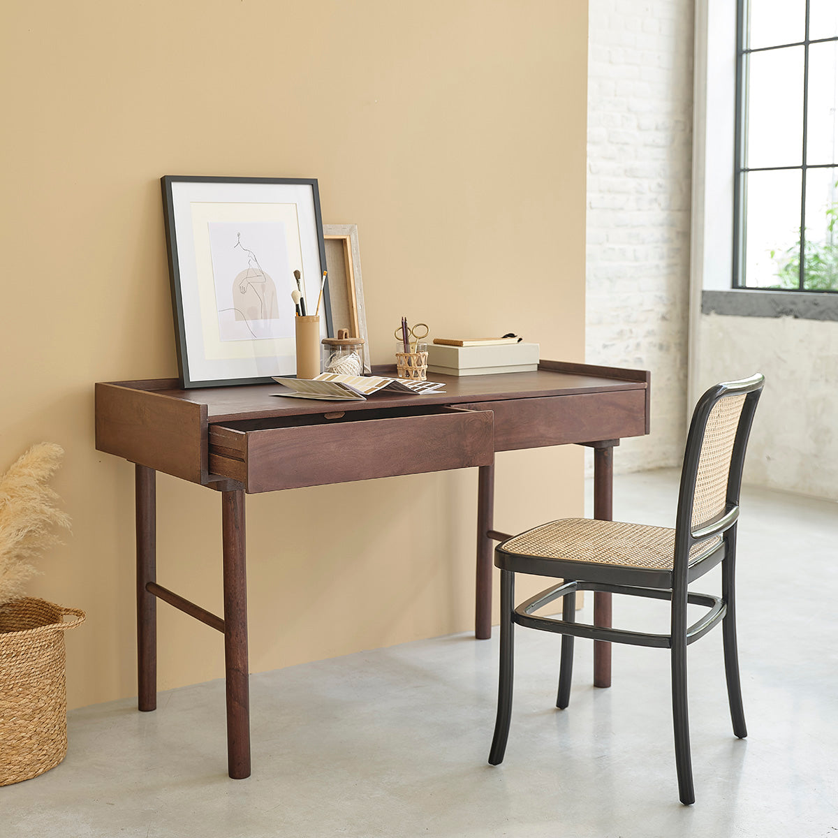 CAMERON - Schreibtisch aus massivem Mangoholz 125 cm