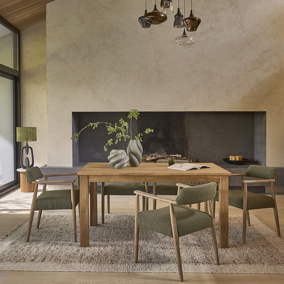 LUISA - Set von 2 Stühlen aus Eiche und khakifarbenem Bouclé-Stoff