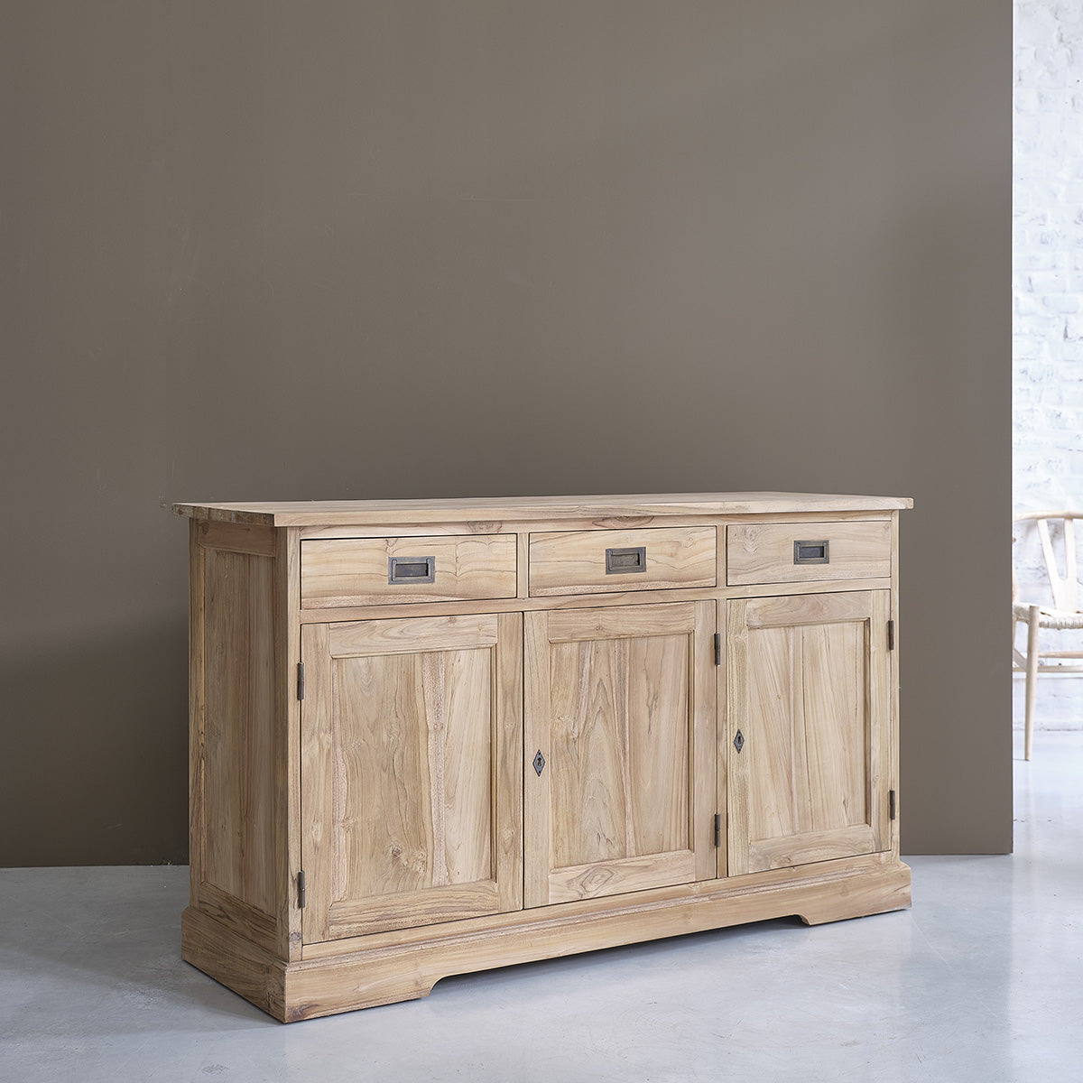 COM0005-commode_en_teck_massif_150_cm-03.jpg