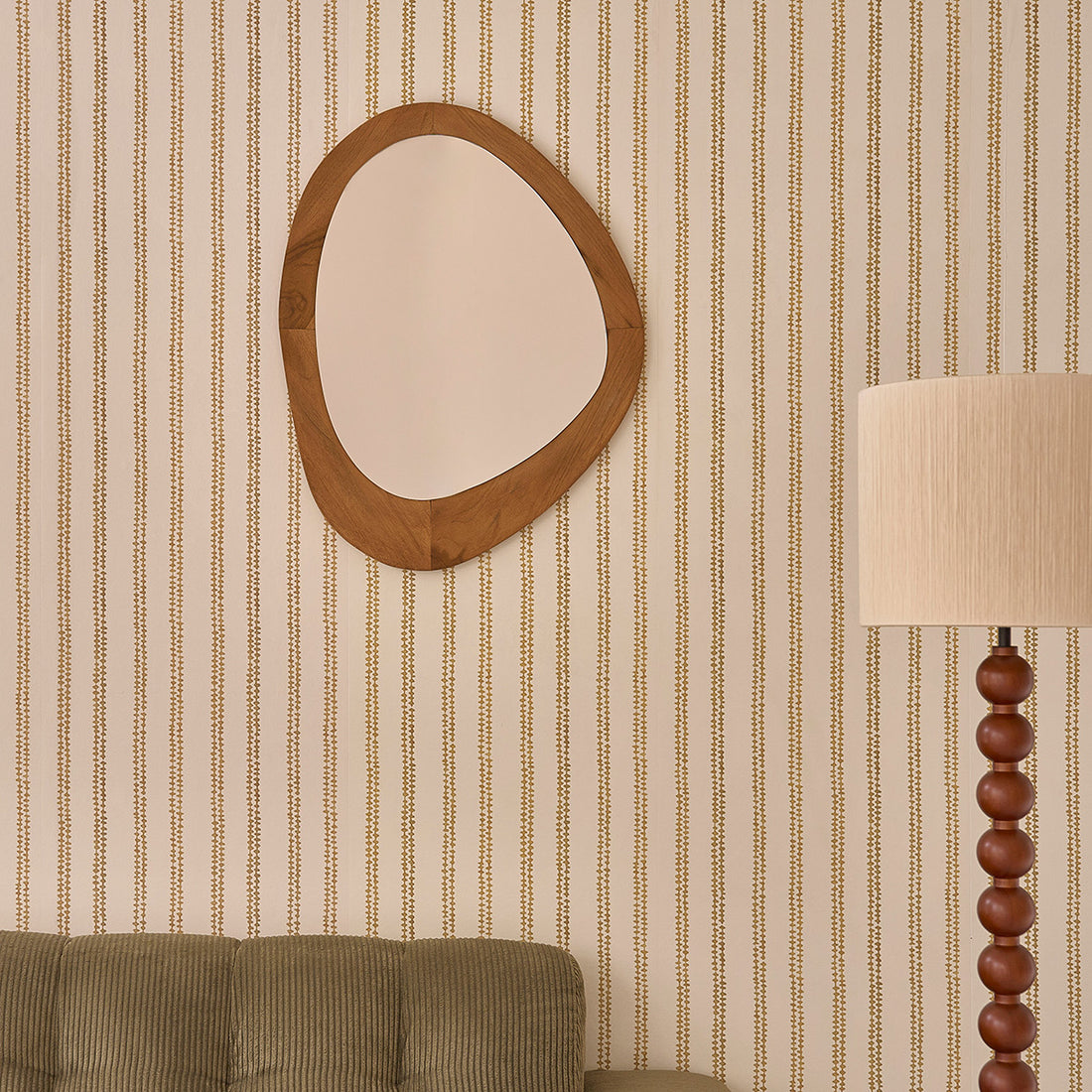 ADELE - Organischer Spiegel aus Teakholz 75 x 60 cm