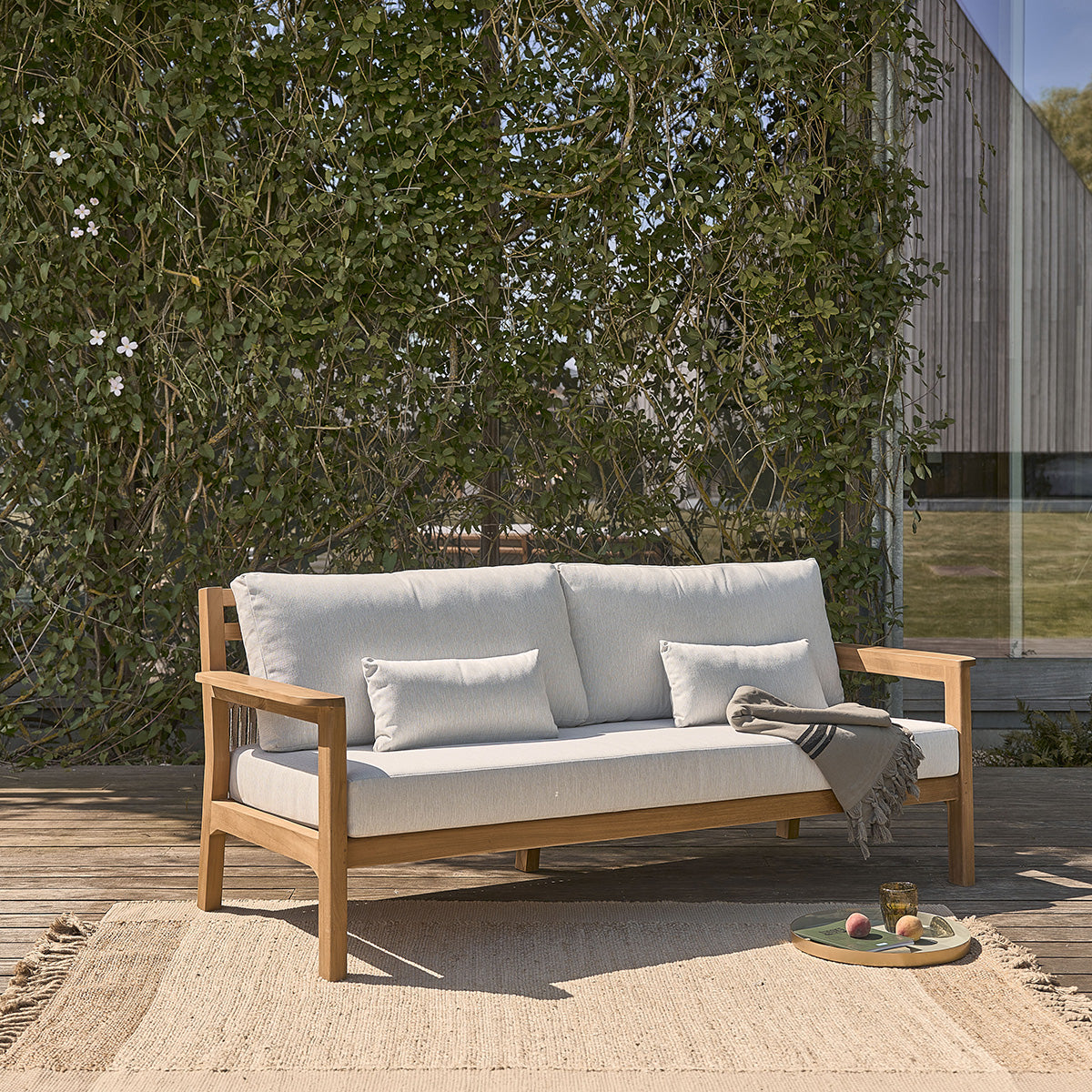 MAORA - Gartensofa aus massivem Teakholz