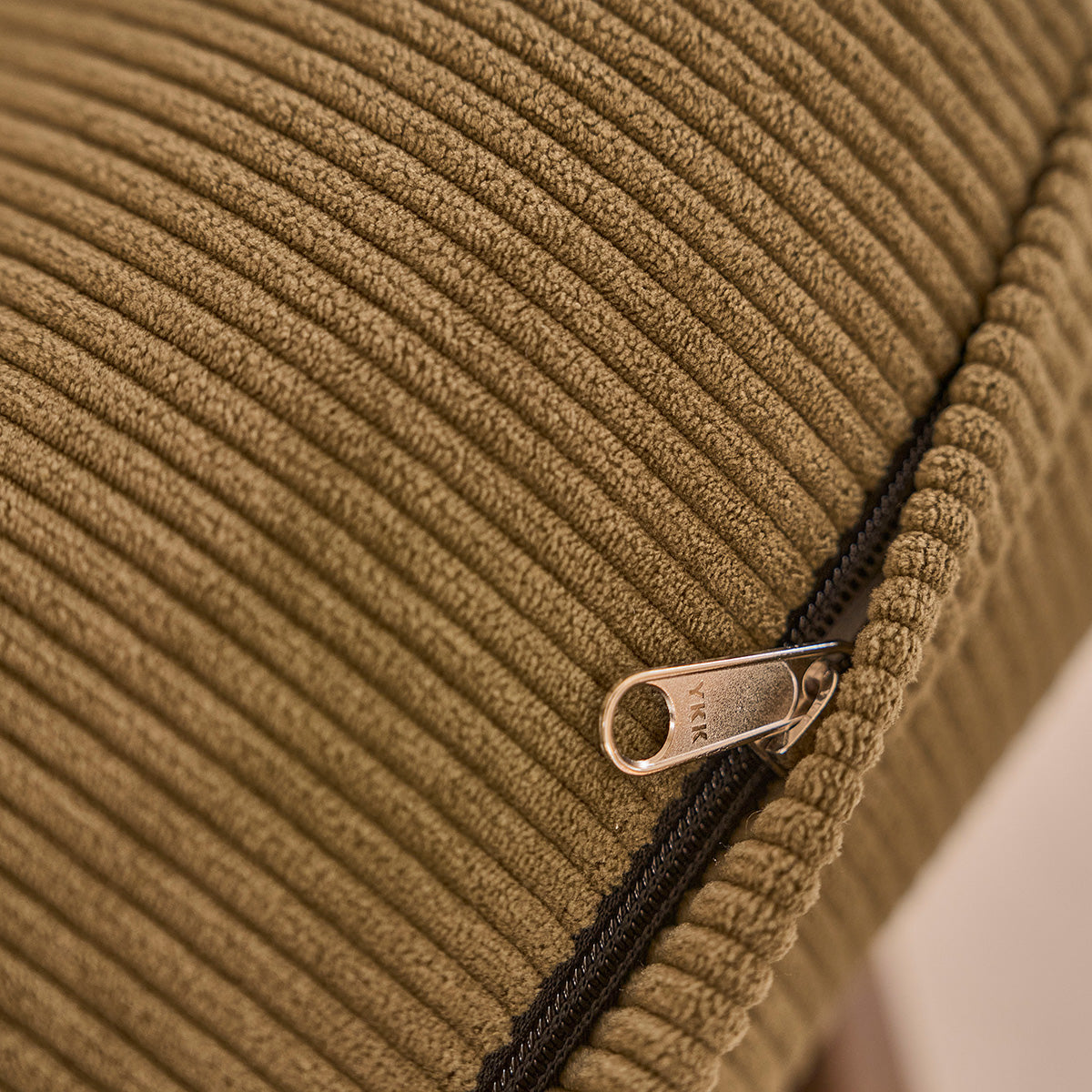 ACHILLE - Sessel aus massivem Teakholz mit Sitzfläche aus Cord