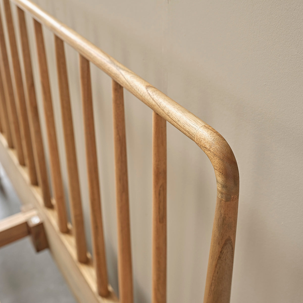 ESMEE - Bett aus massivem Mindi 160 cm