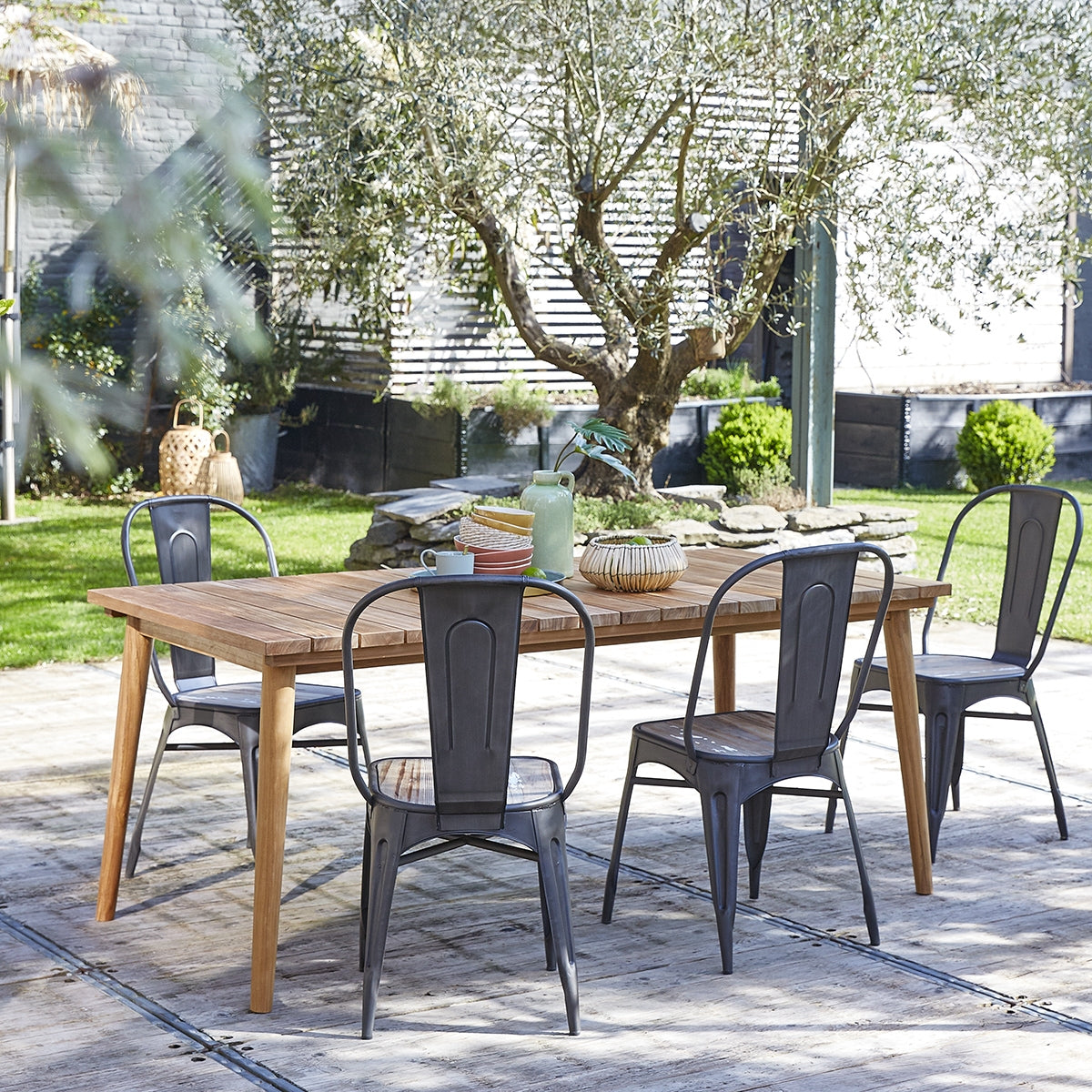 ESTHER - Gartentisch aus massivem Teakholz für 6/8 Pers.