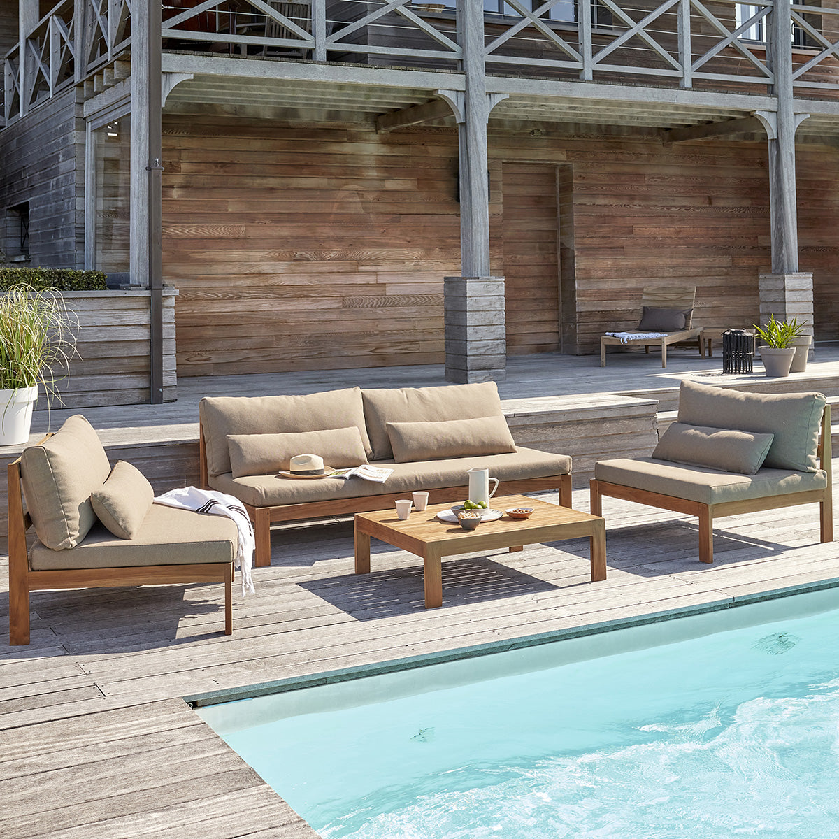 PALMA - Gartensofa aus massivem Teakholz in Taupe