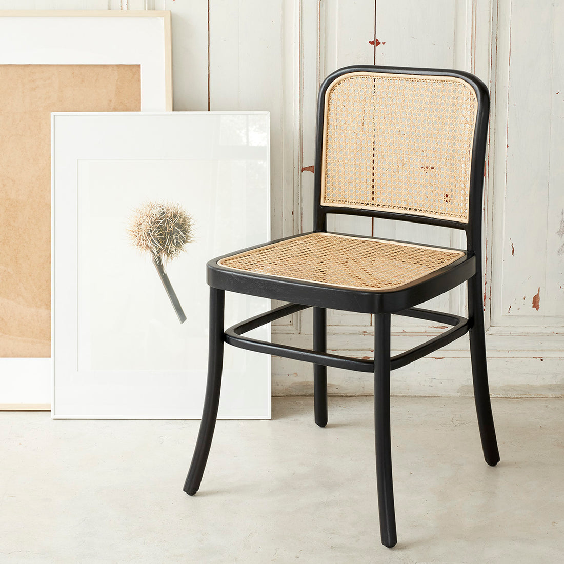 ARON - Stuhl aus massivem Mahagoni und Rohrgeflecht