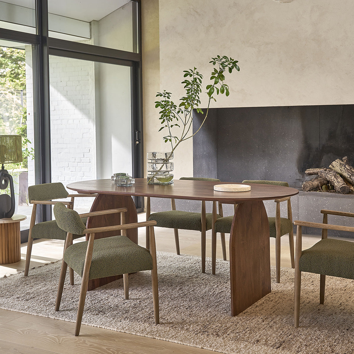 LUISA - Set von 2 Stühlen aus Eiche und khakifarbenem Bouclé-Stoff