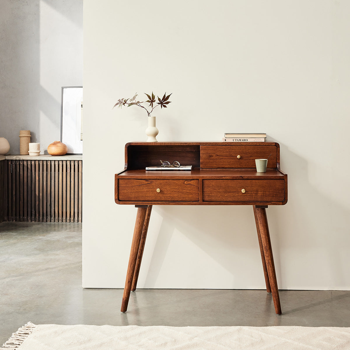 VINTAGE - Schminktisch aus massivem Mindi mit Nussbaum-Oberfläche 90 cm