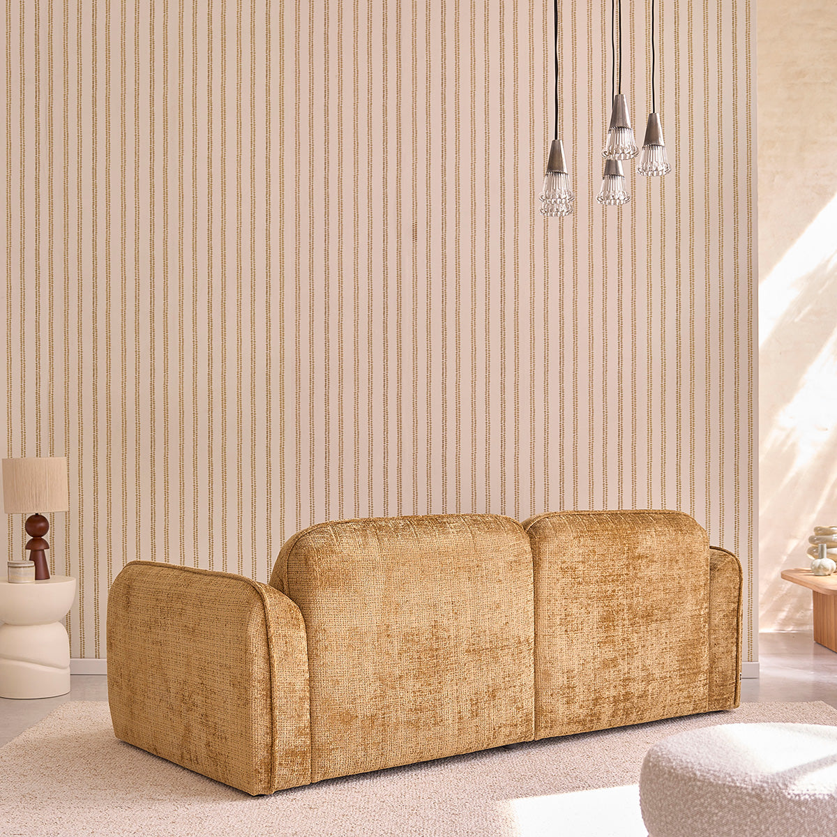 HECTOR - Gerades 3-Sitzer-Sofa aus strukturiertem Samt in der Farbe ocker