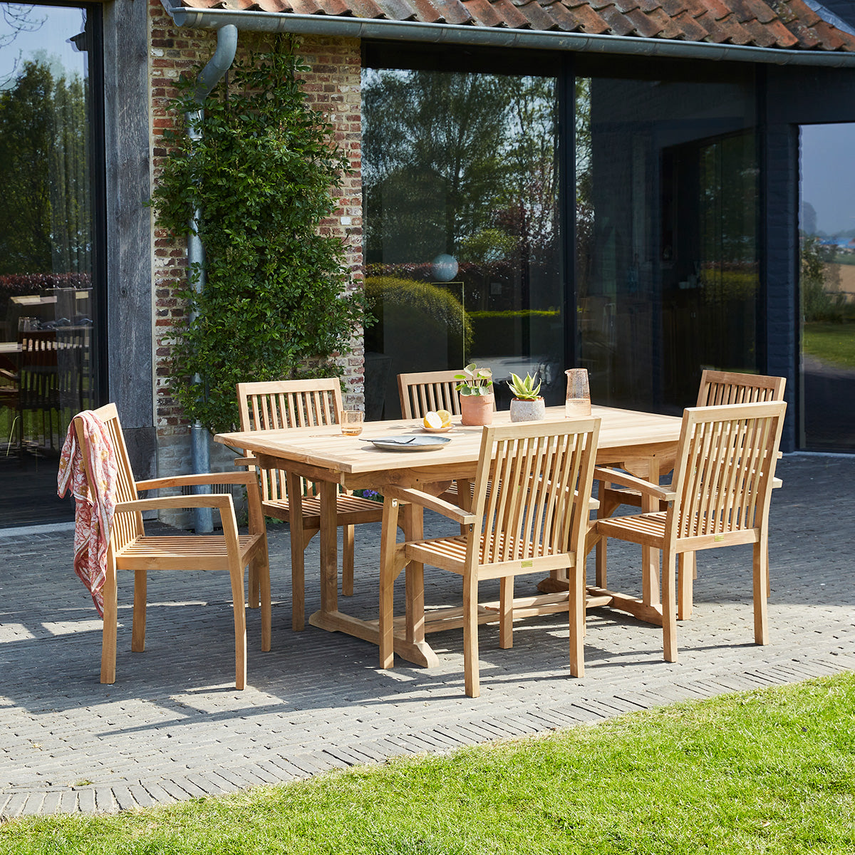 MIDLAND - Ausziehbare Gartenmöbel aus massivem Teakholz für 8/10 Pers.