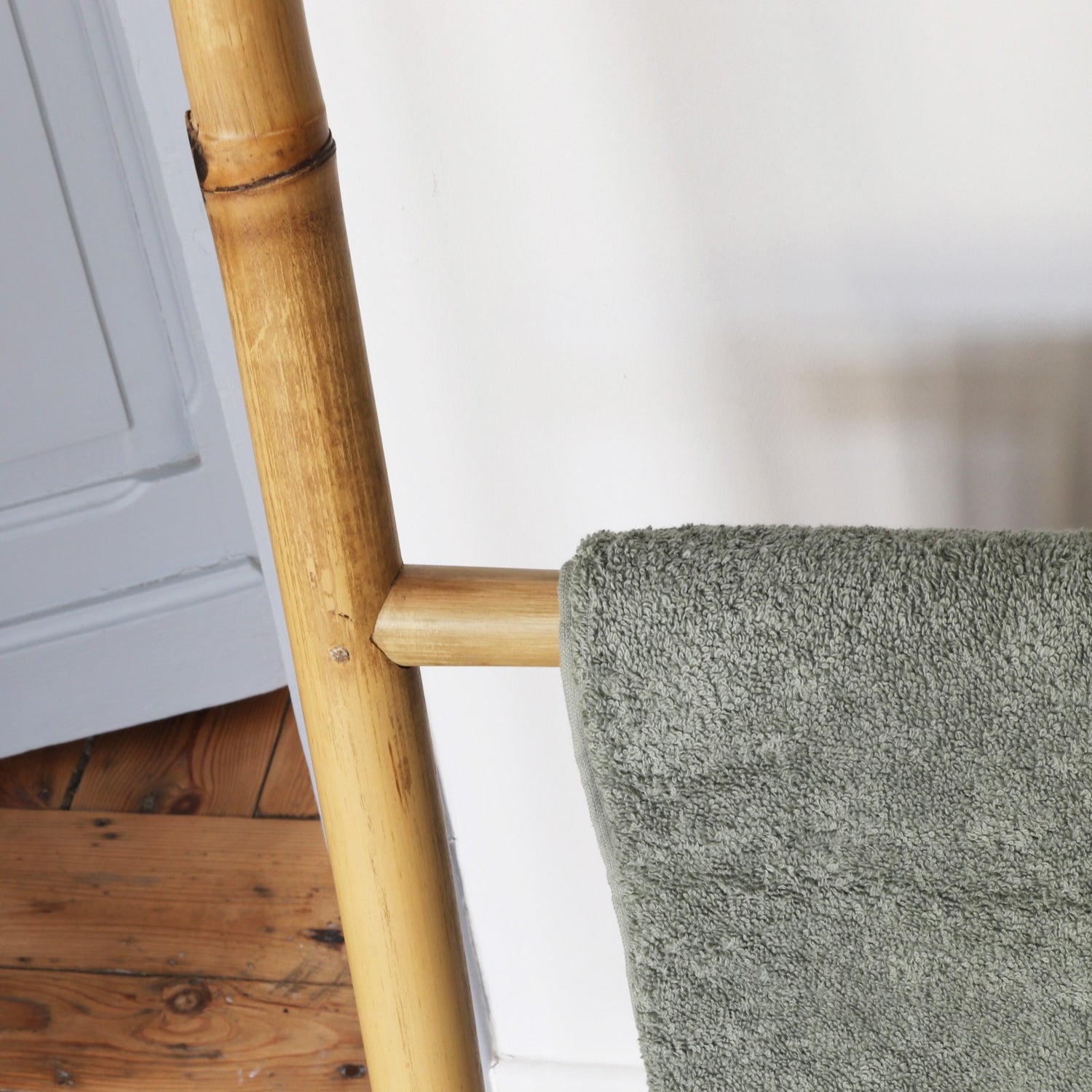 CLARA - Handtuchhalter- Leiter BAMBOU