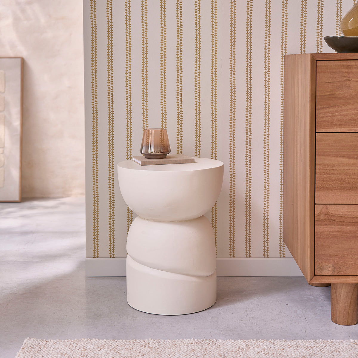 ORION - Beistelltisch aus massivem Mangoholz in Betoneffekt