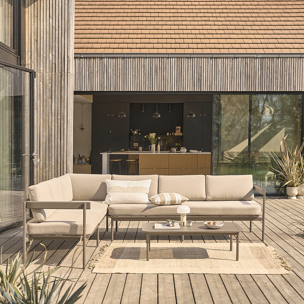SDJ0007-salon_de_jardin_bas_en_aluminium-01.jpg