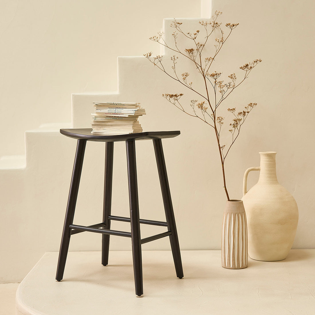 AMBRE - Hocker aus massivem Teakholz schwarz 65 cm