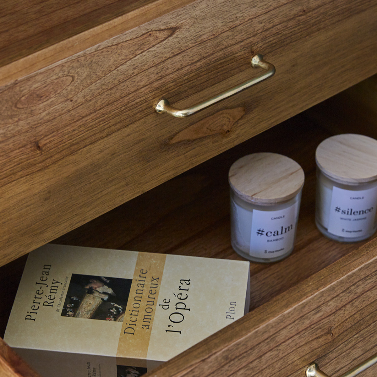 PIA - Retro-Kommode aus massivem Mindi 105 cm