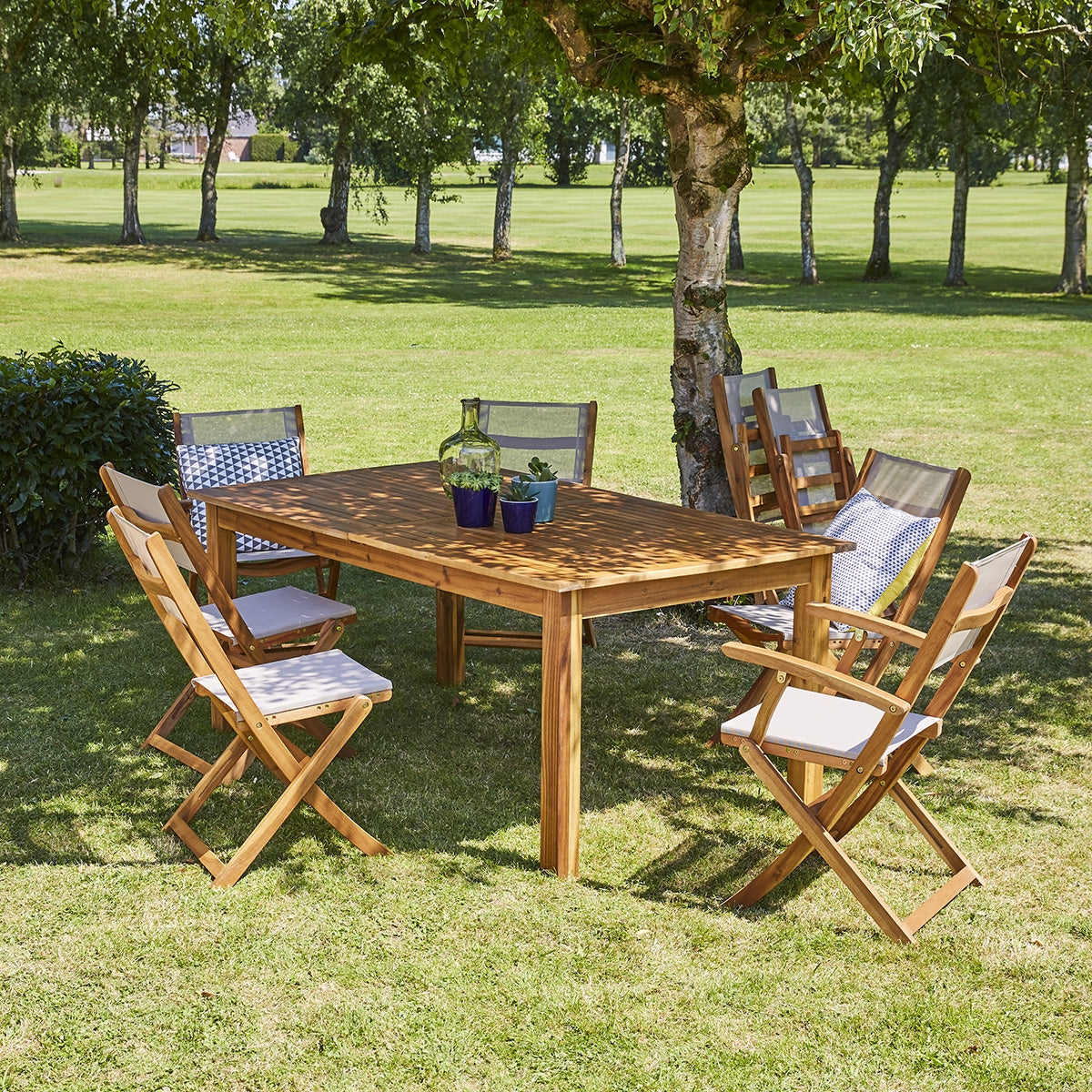 HANOÏ - Klappbarer Gartensessel aus  Akazienholz und grauem Textilene