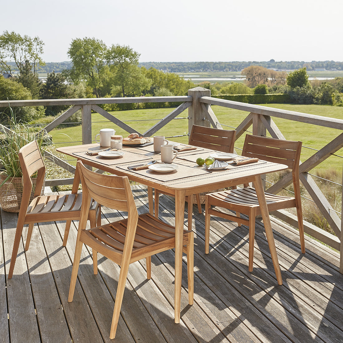 APRIL - Gartenmöbel aus massivem Teakholz für 4/6 Pers.
