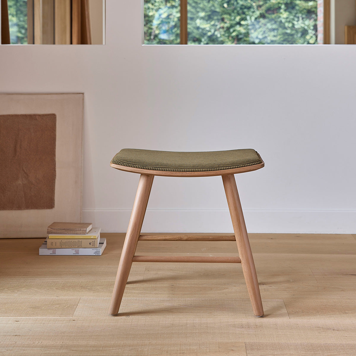 AMBRE - Satz von 2 Hockern aus Teakholz, Sitzfläche aus Cord 45 cm